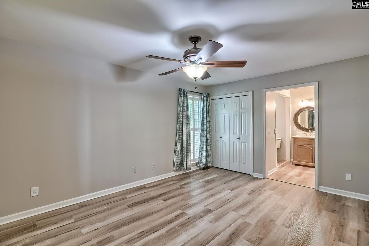 302 Longbow Court  Photo 21