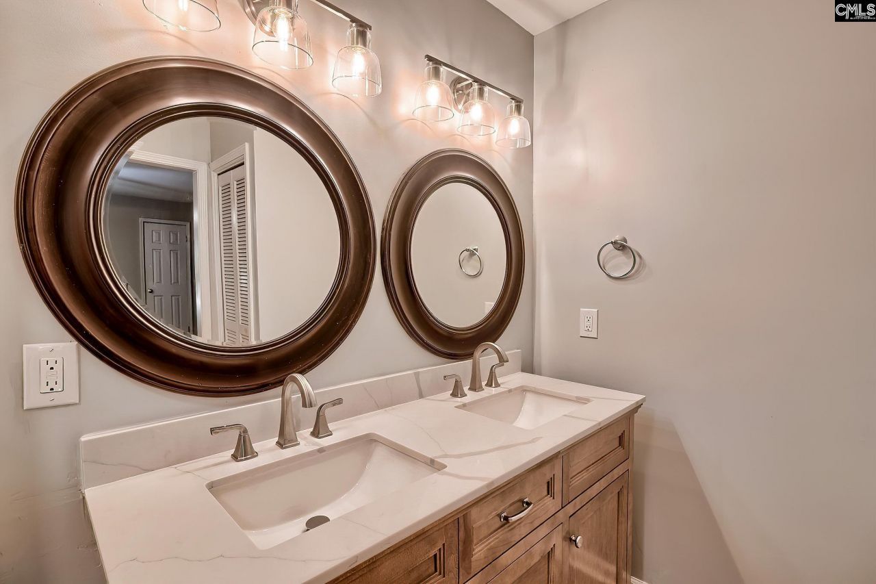 302 Longbow Court  Photo 23