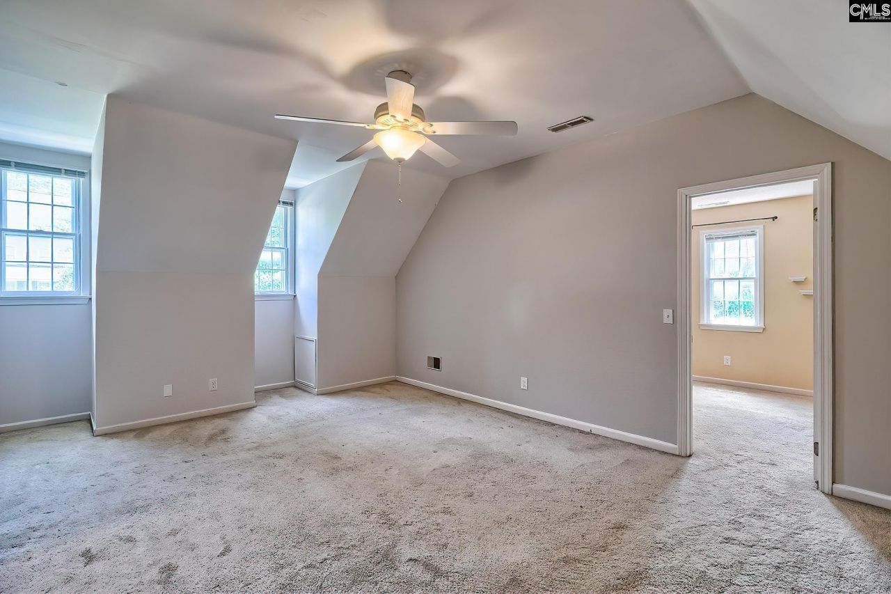 302 Longbow Court  Photo 28