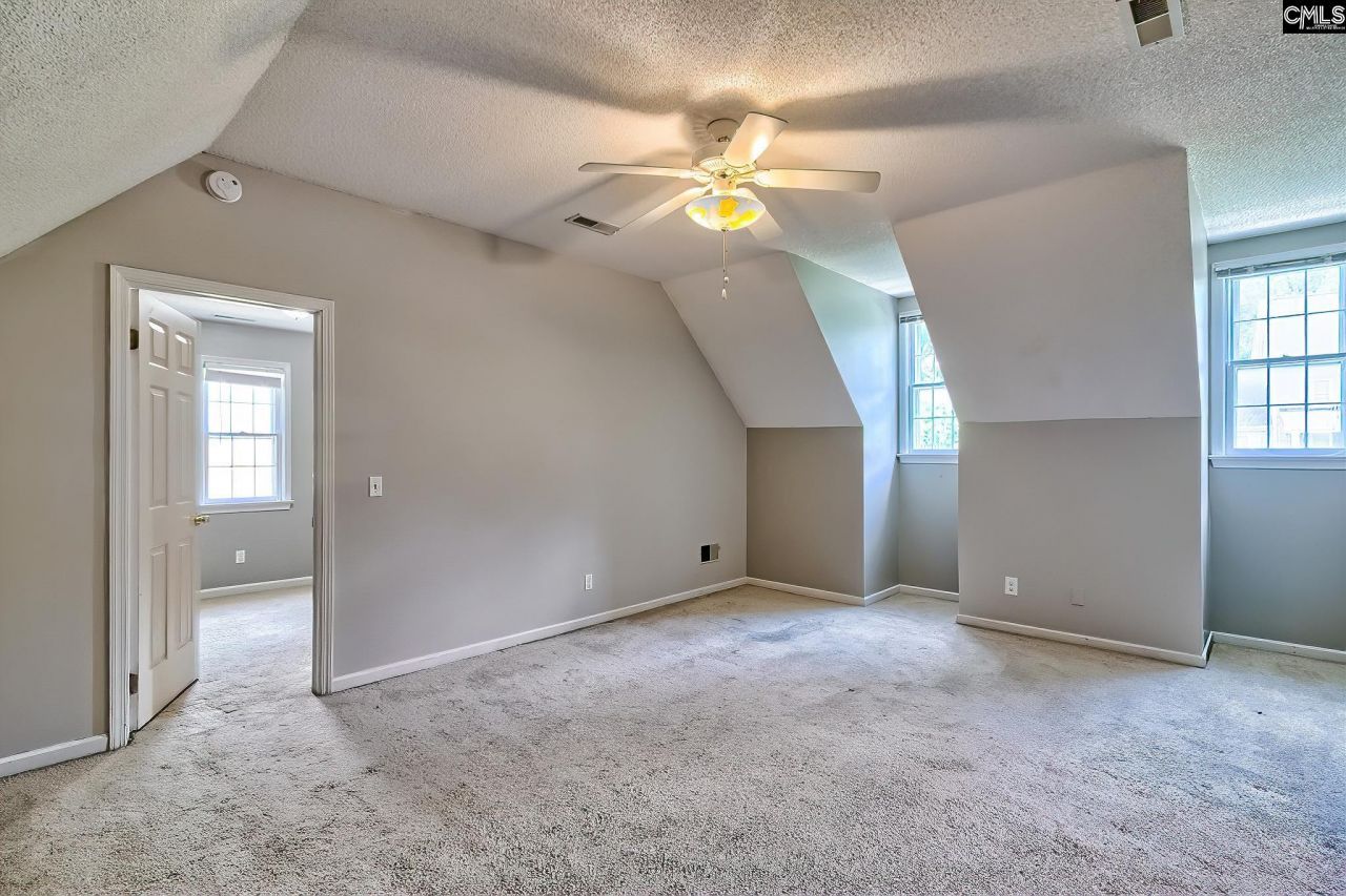 302 Longbow Court  Photo 33