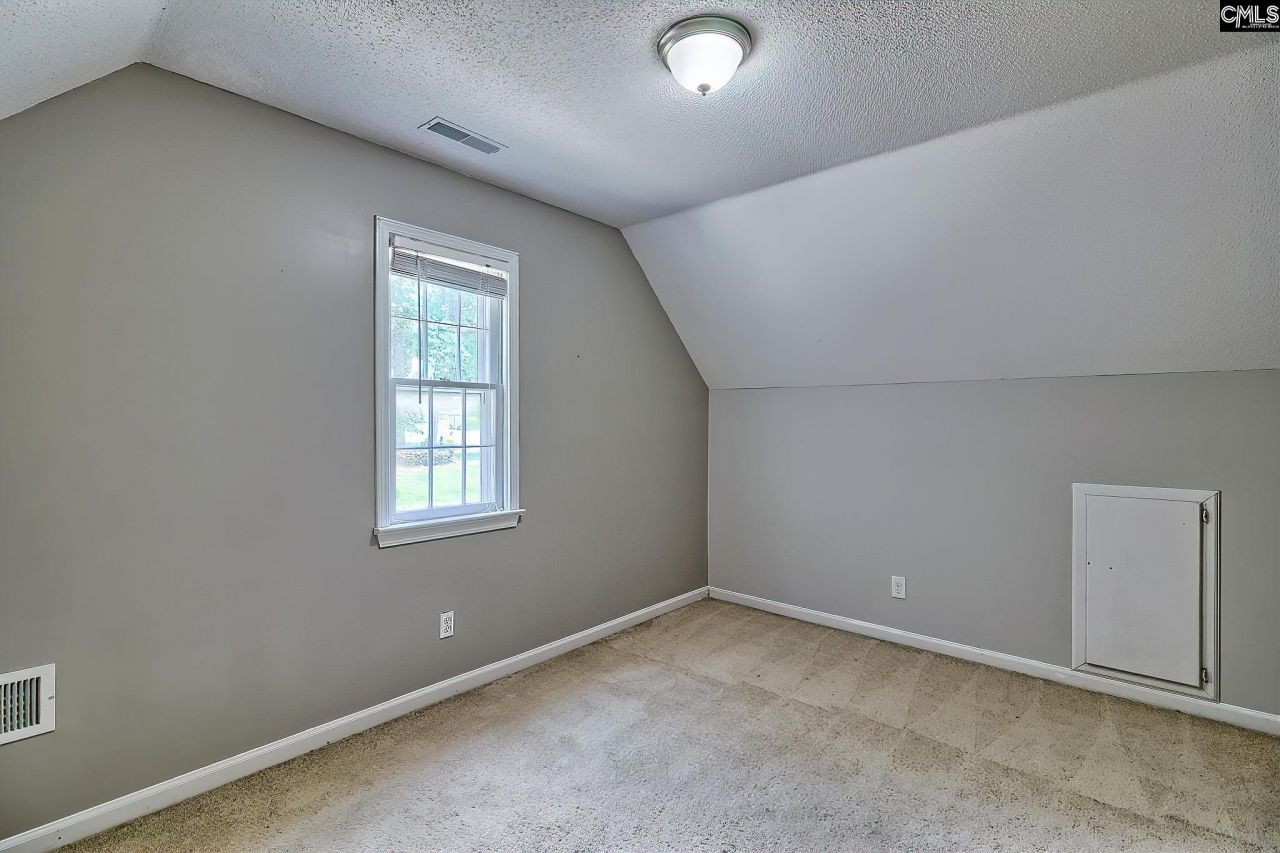 302 Longbow Court  Photo 35