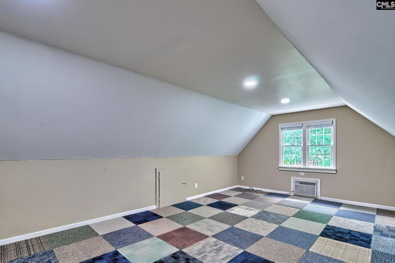 302 Longbow Court  Photo 38