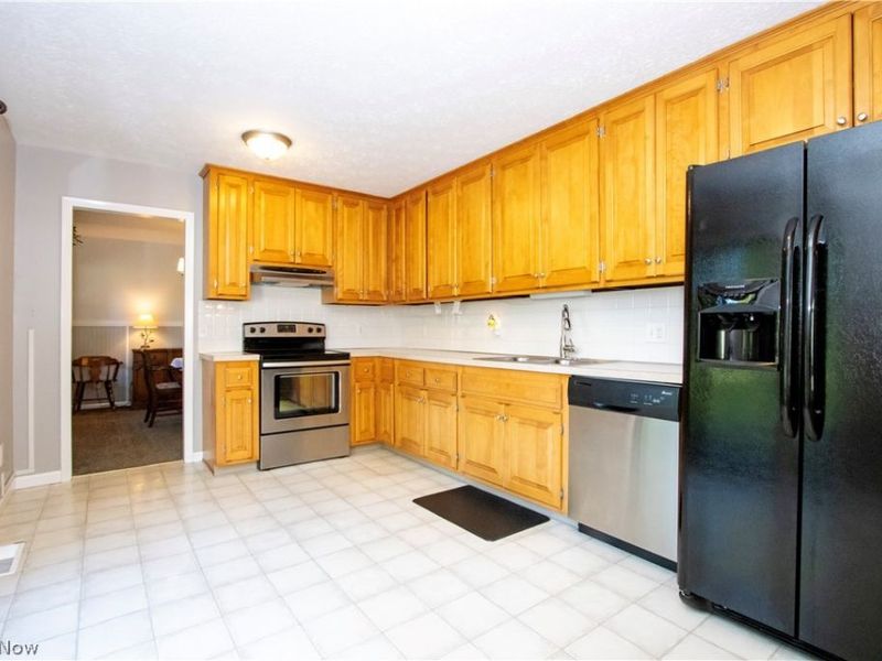 6885 Grant Drive, Westfield Center, OH 44251 Photo 7