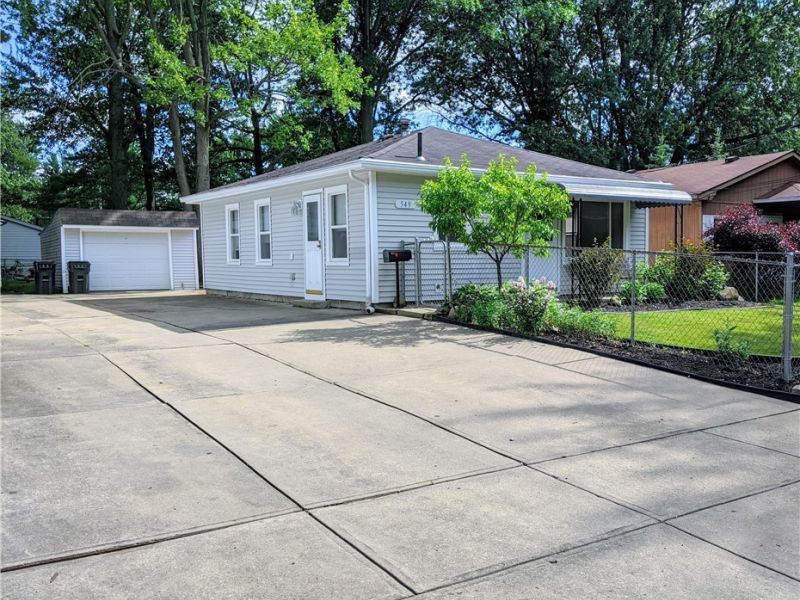 549 Delaware Avenue, Elyria, OH 44035 Photo 2