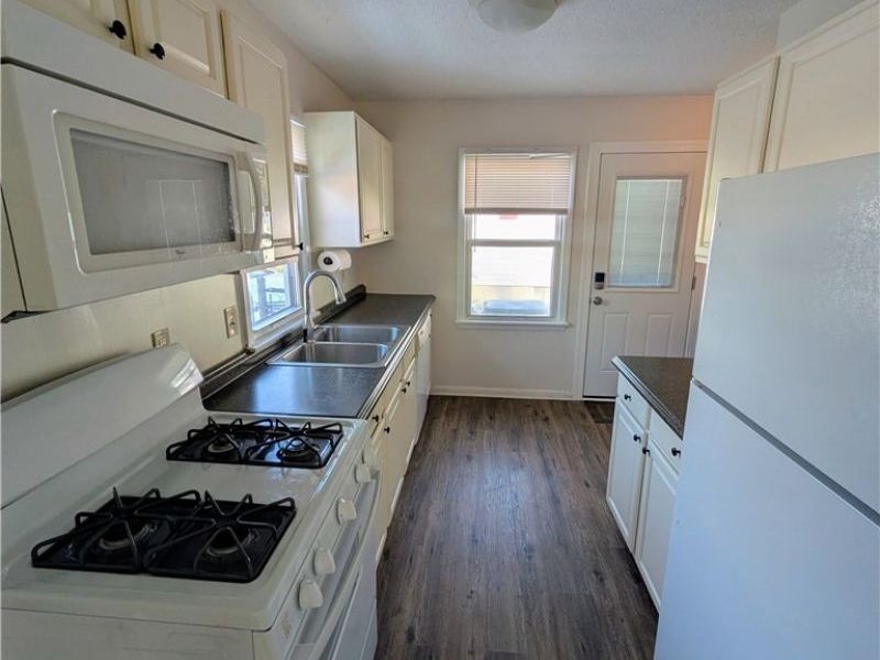 549 Delaware Avenue, Elyria, OH 44035 Photo 7