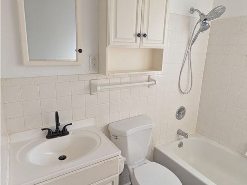 549 Delaware Avenue, Elyria, OH 44035 Photo 9