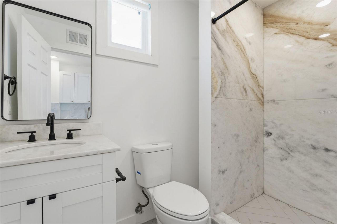 326 6th Avenue N, Unit 204, Saint Petersburg, FL 33701 Photo