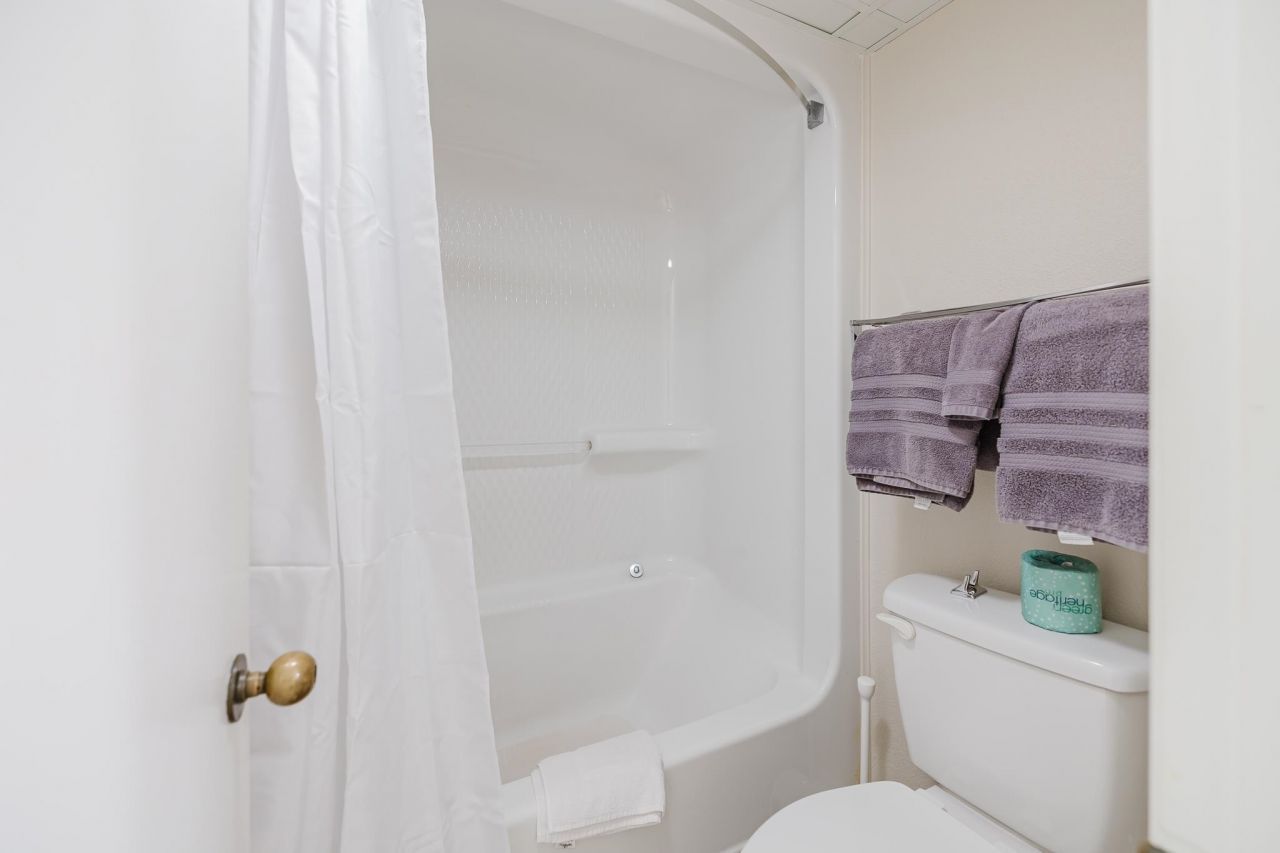 1200 Ocean Blvd. N  Photo 14