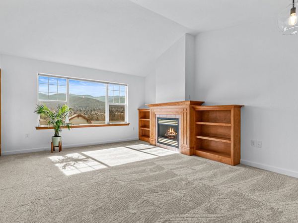 942 Mountain Meadows Circle, Ashland, OR 97520