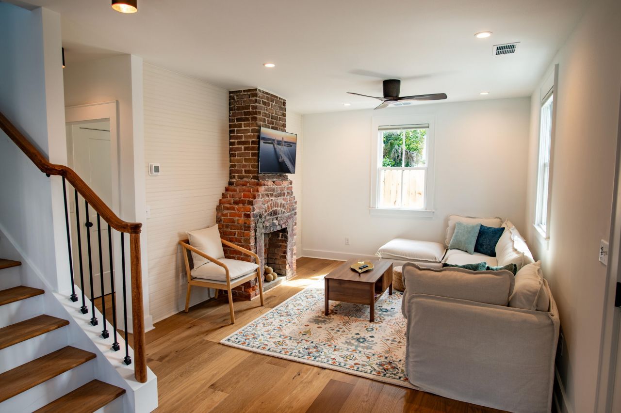 81 Race Street Photo 7