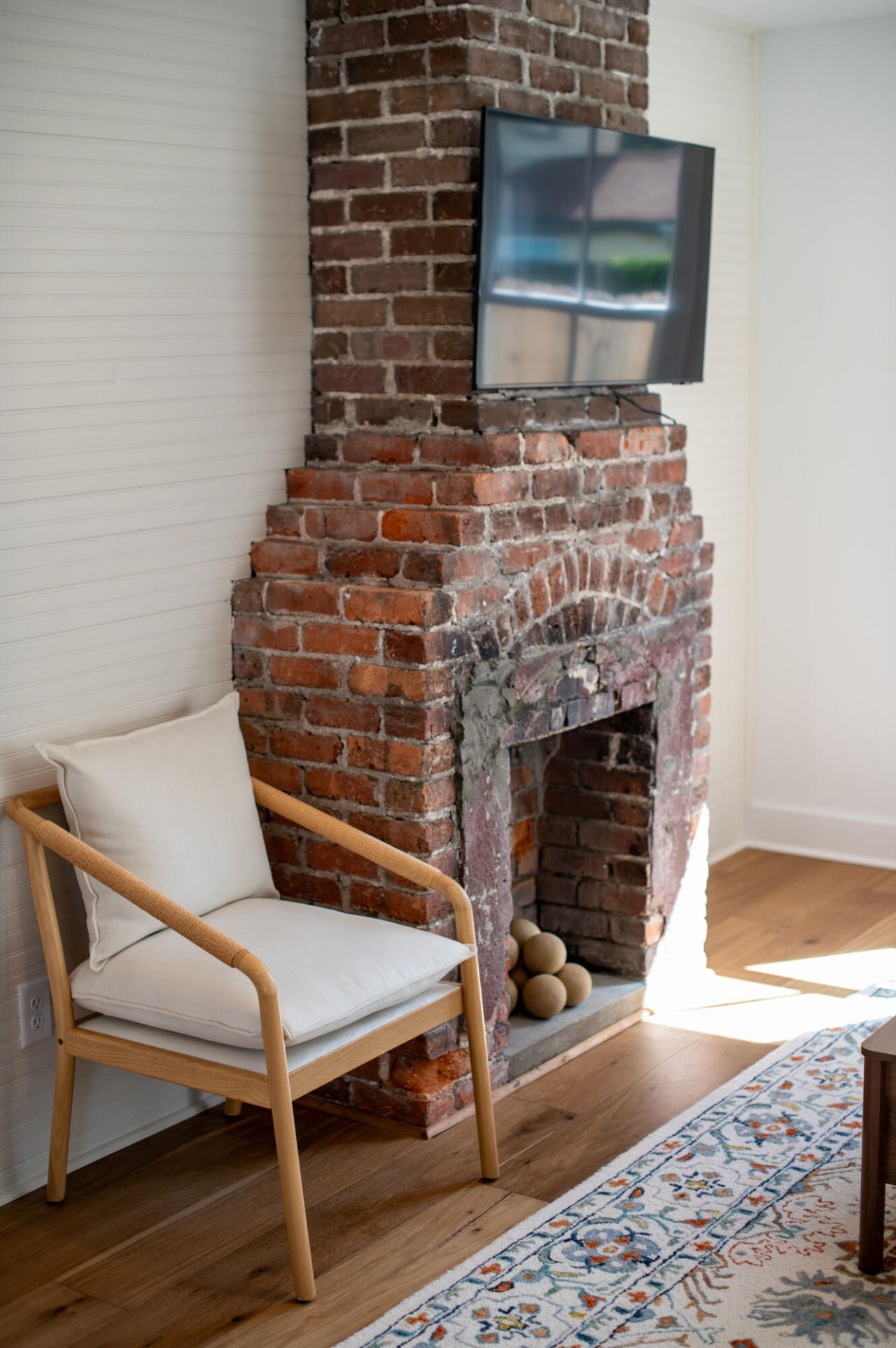 81 Race Street Photo 8