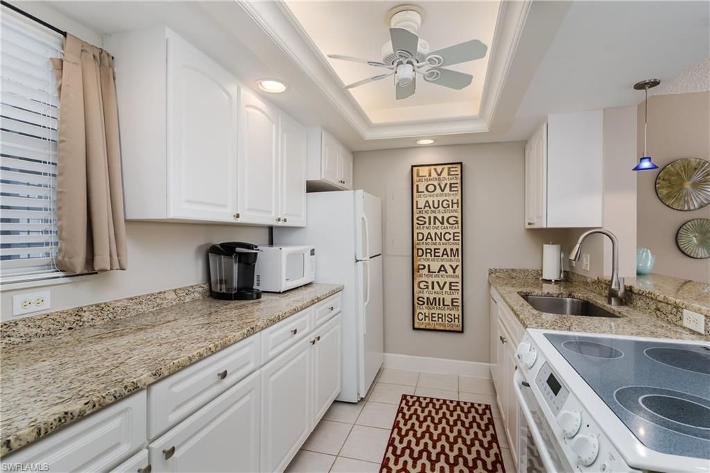 300 Park Shore Dr, Unit 3D, Naples, FL 34103 Photo