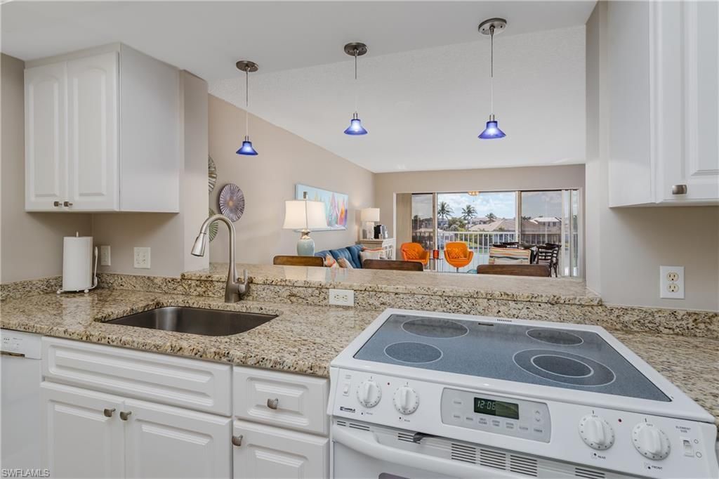 300 Park Shore Dr, Unit 3D, Naples, FL 34103 Photo