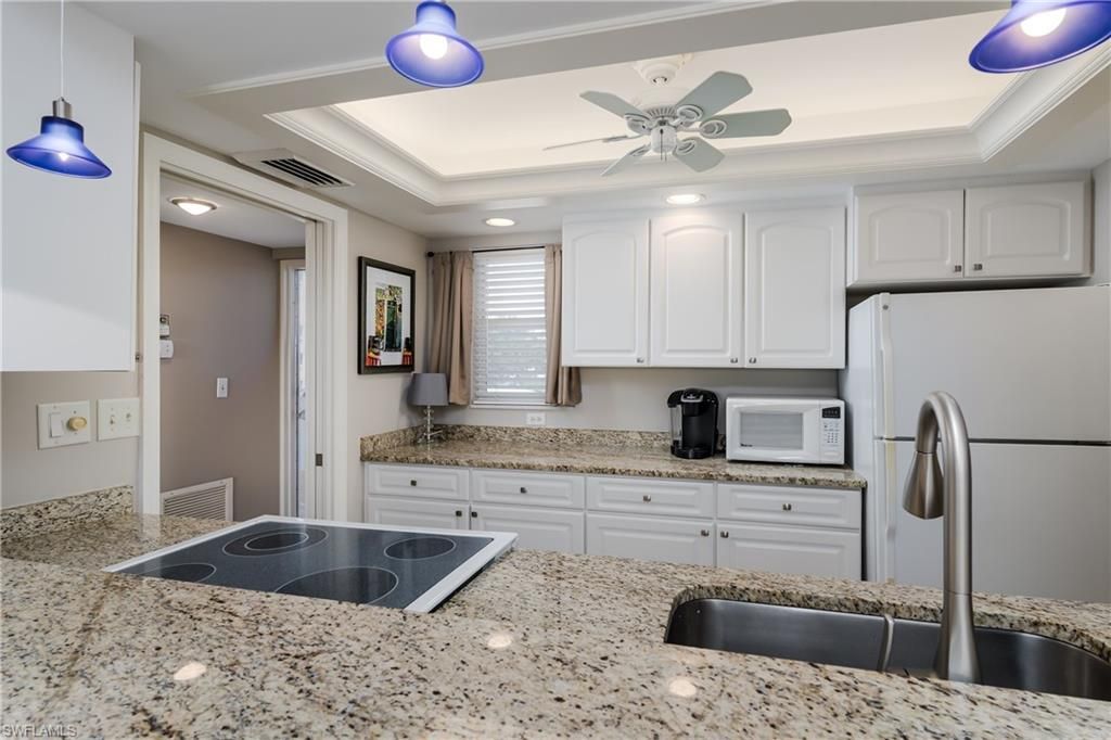 300 Park Shore Dr, Unit 3D, Naples, FL 34103 Photo