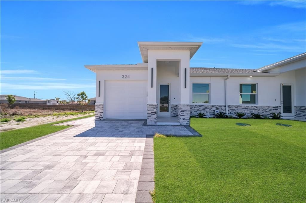 322-324 Poplar St, Lehigh Acres, FL 33974 Photo