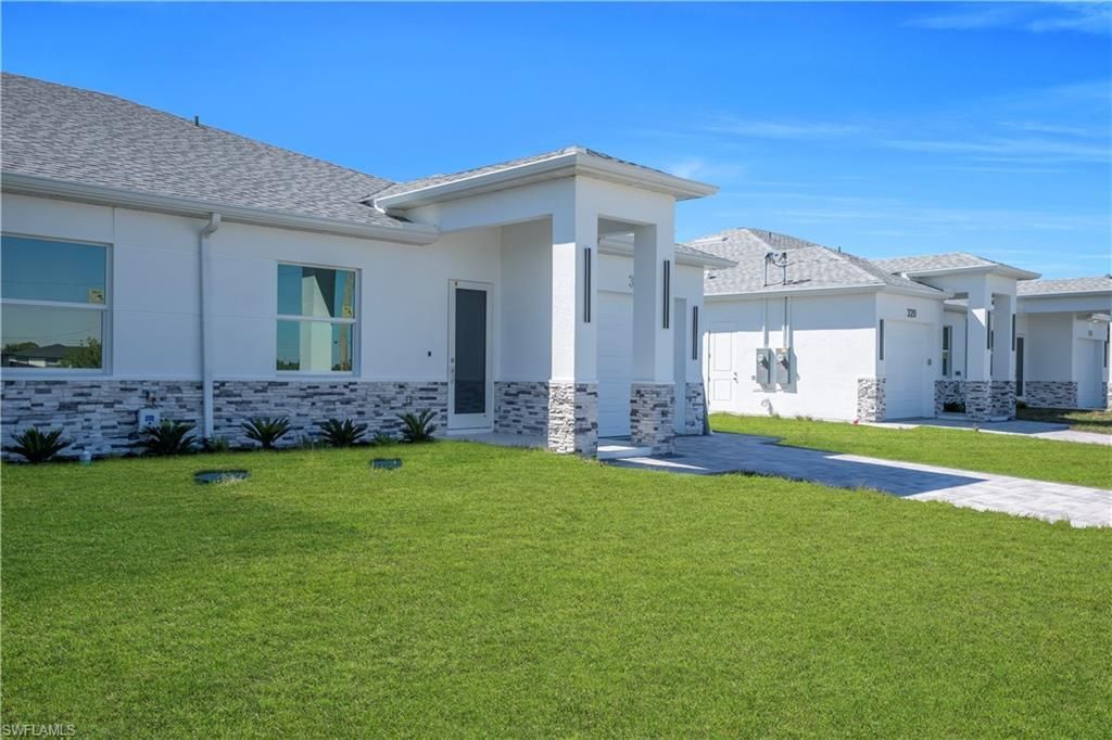 322-324 Poplar St, Lehigh Acres, FL 33974 Photo