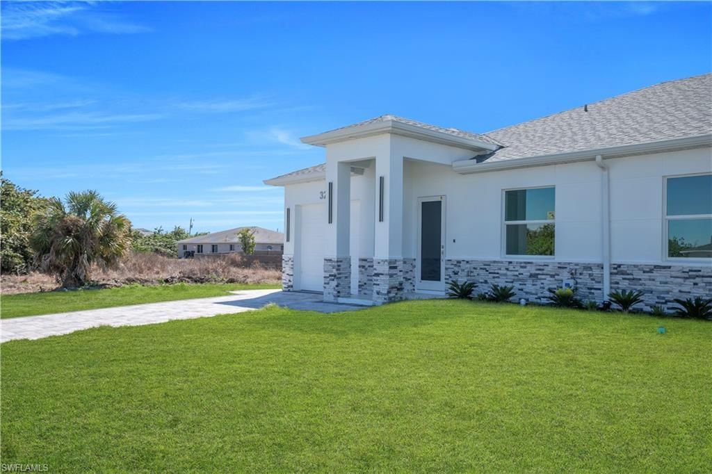 322-324 Poplar St, Lehigh Acres, FL 33974 Photo