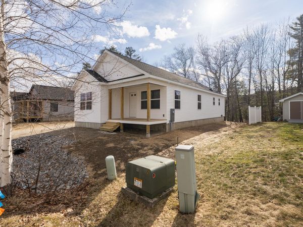 17 Streamside Drive, Auburn, ME 04210