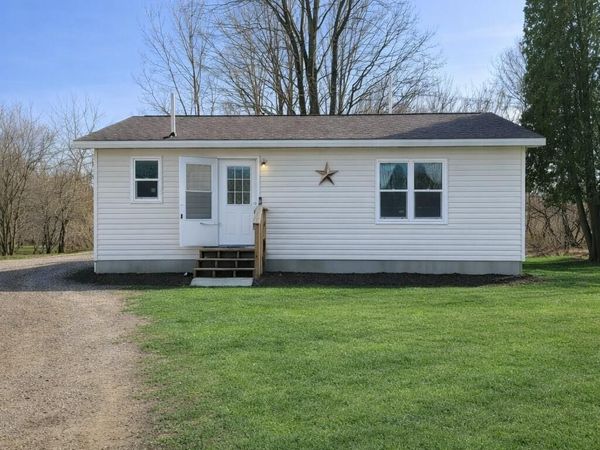 4250 Mud Lake Road, Bellevue, MI 49021