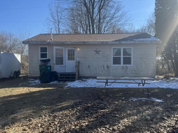 4250 Mud Lake Road, Bellevue, MI 49021