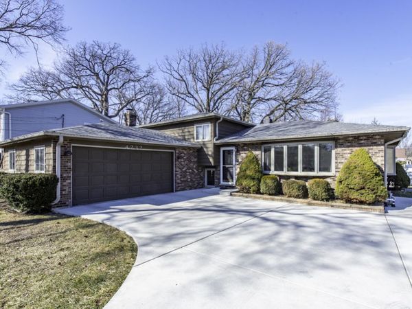 4232 Kenwood Avenue , Gurnee, IL 60031