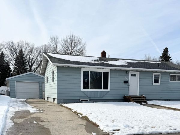 2311 8th Street S, Moorhead, MN 56560