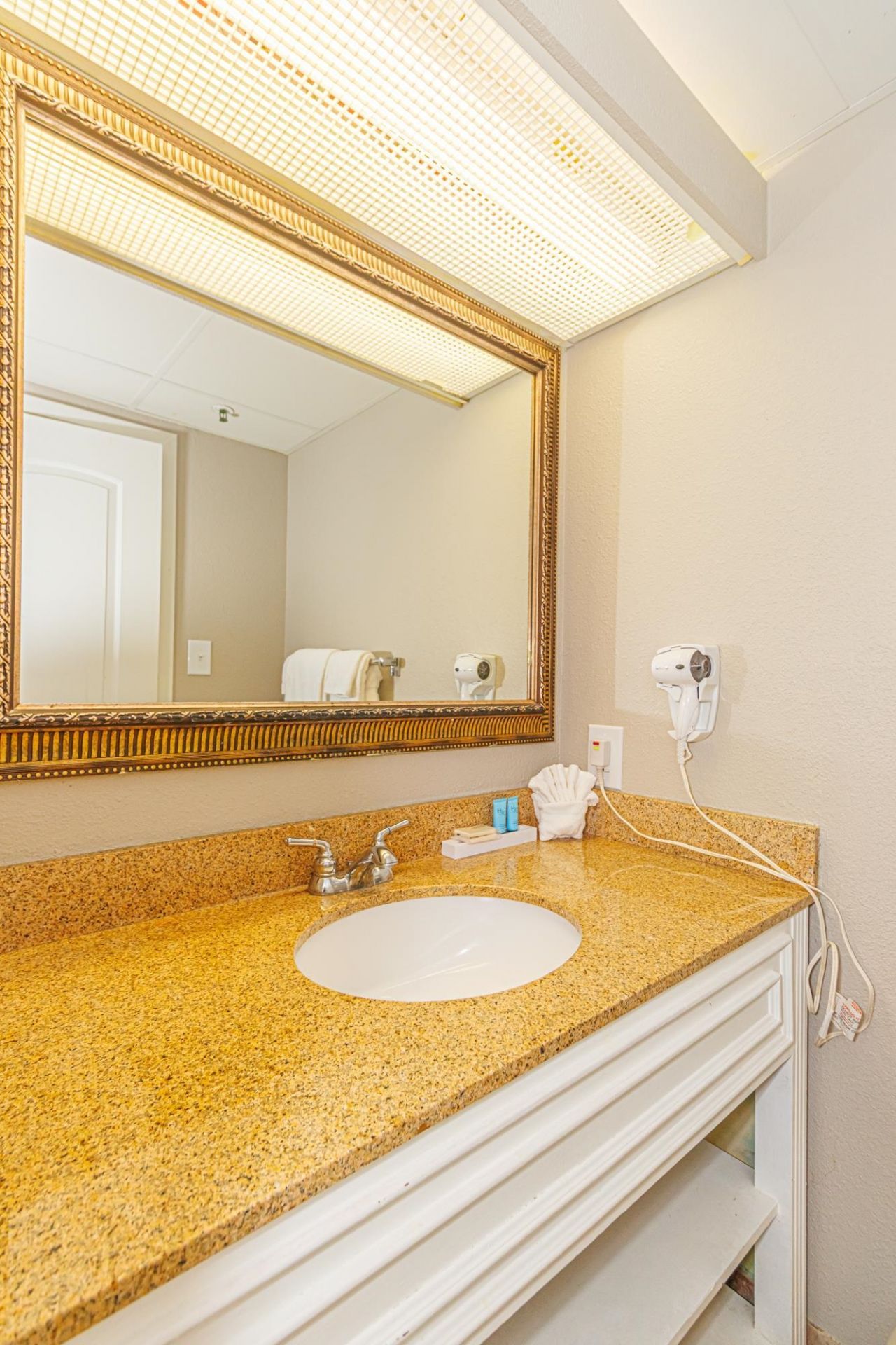 6804 N Ocean Blvd.  Photo 25