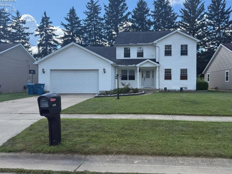 1485 Autumnwoods Drive, Fremont, OH 43420 Photo 1