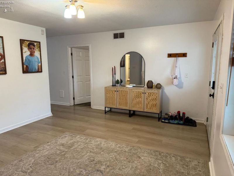 1485 Autumnwoods Drive, Fremont, OH 43420 Photo 3