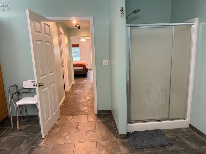 1485 Autumnwoods Drive, Fremont, OH 43420 Photo 32