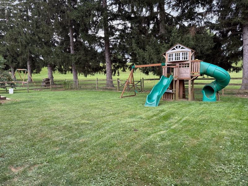 1485 Autumnwoods Drive, Fremont, OH 43420 Photo 37