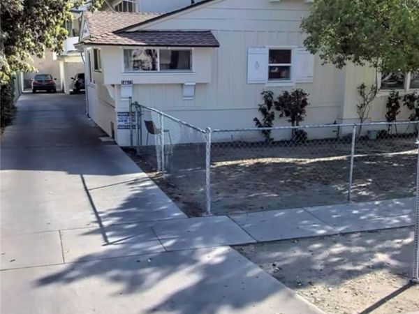 14642 Gilmore, Van Nuys, CA 91411