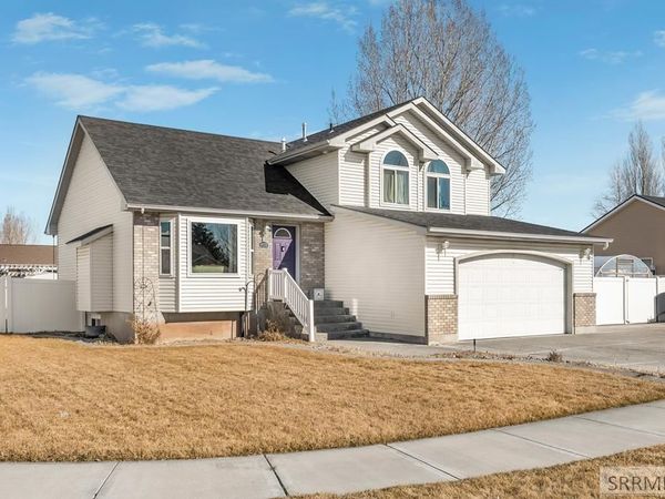 4113 E Birchwood Circle, AMMON, ID 83406