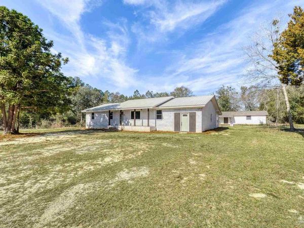 7988 Malone Rd, Milton, FL 32570