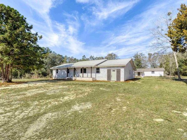 7988 Malone Rd, Milton, FL 32570