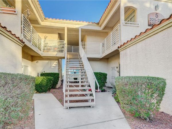 1900 N Torrey Pines Drive, Unit 225, Las Vegas, NV 89108