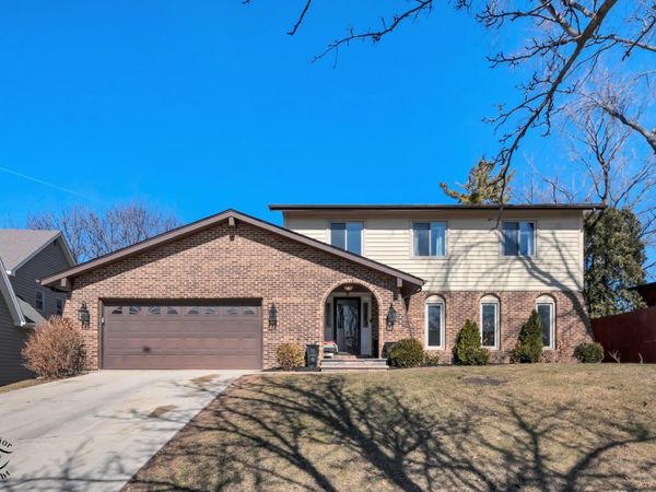 3 Hobson Court , Woodridge, IL 60517