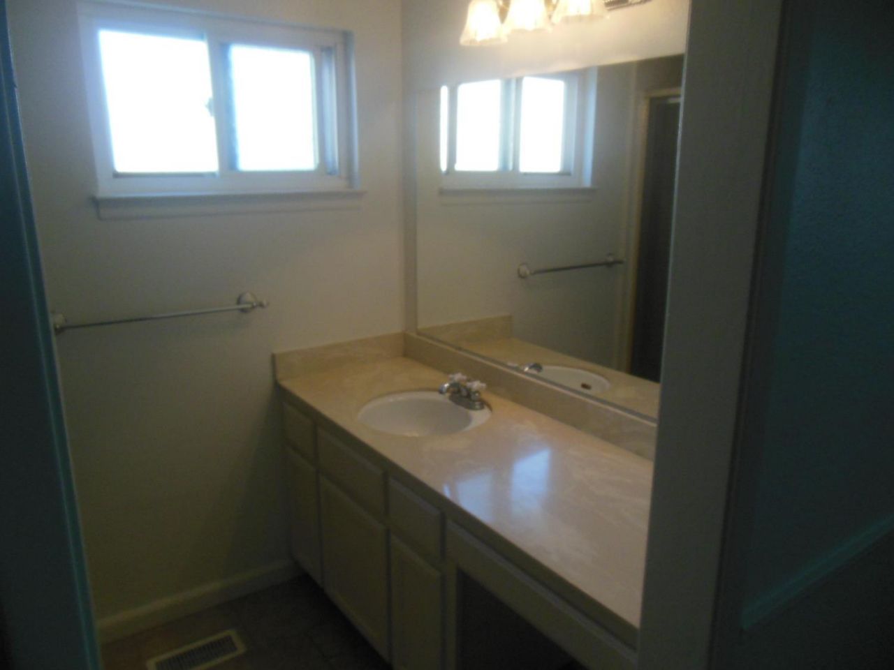 7722 Stueben Way, Stockton, CA 95207 Photo