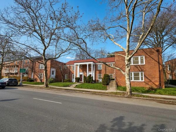 144-37 Grand Central Parkway, Unit 74E, Briarwood, NY 11435