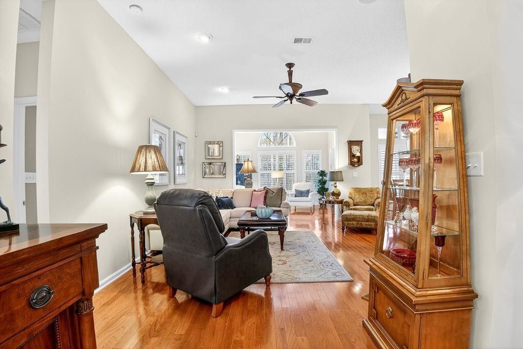 20 Willowbend Dr.  Photo 6