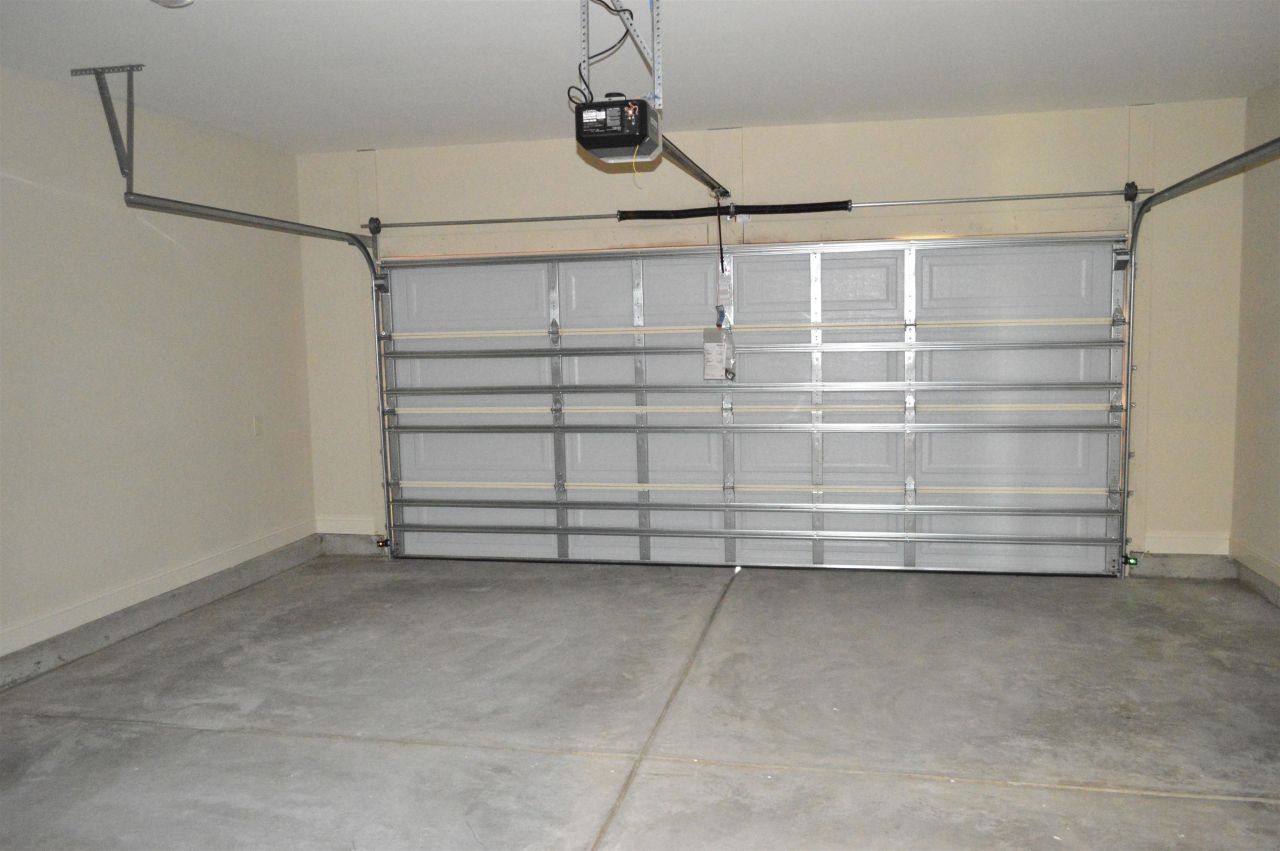 77 Hallandale Lane  Photo 11