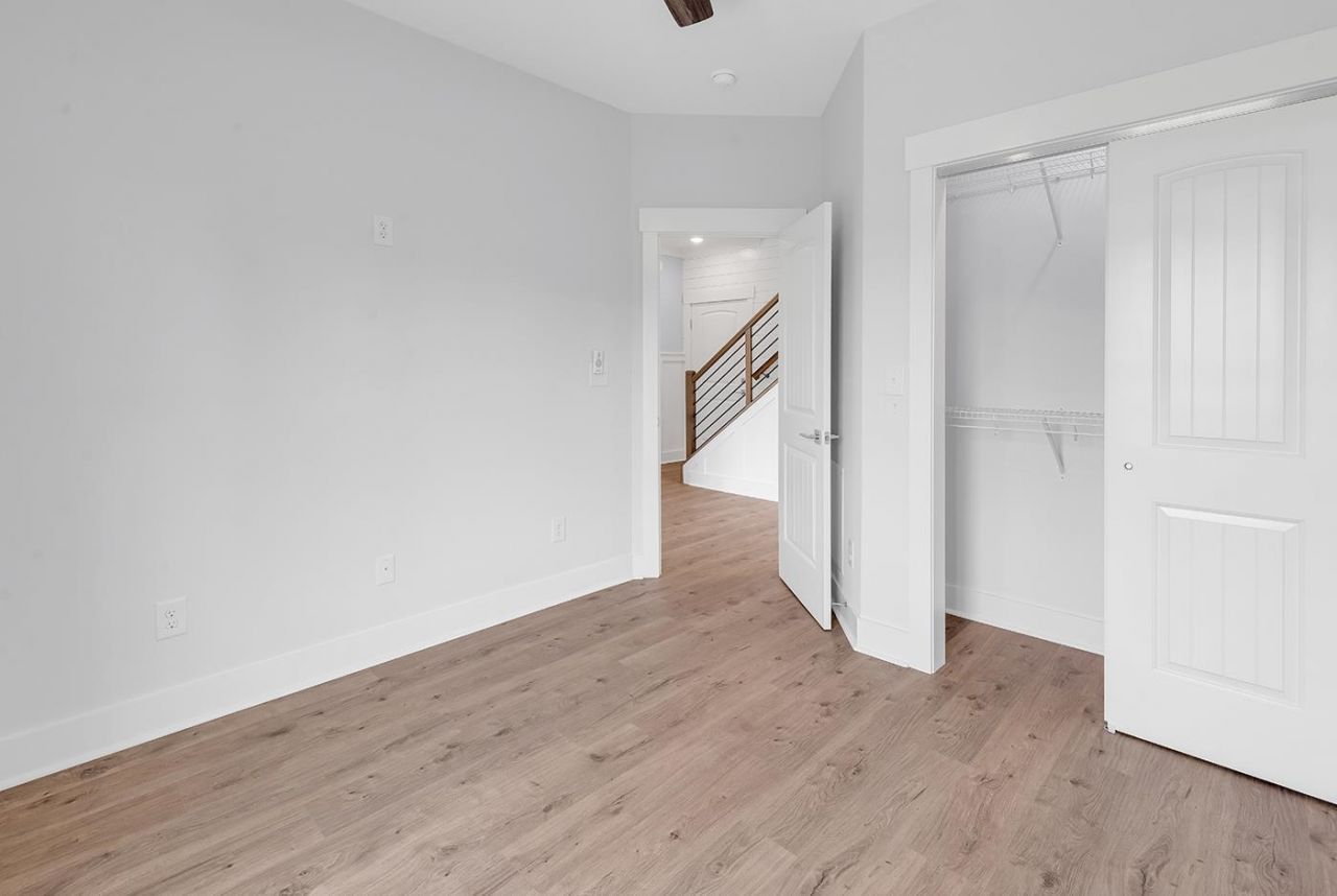 77 Hallandale Lane Photo 4