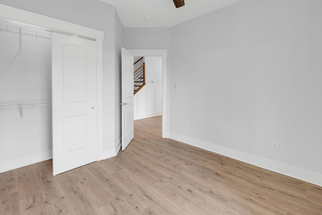 77 Hallandale Lane Photo 6