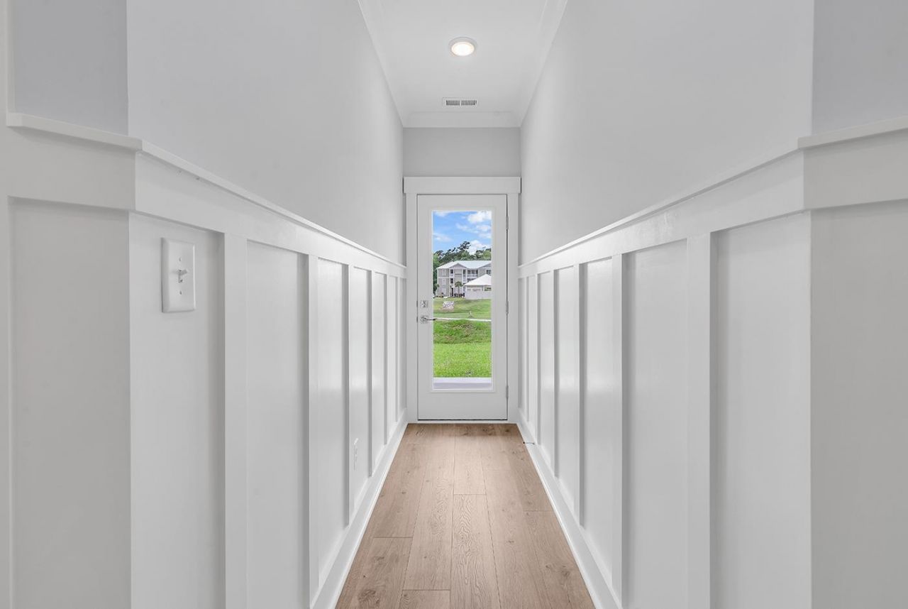 77 Hallandale Lane Photo 8