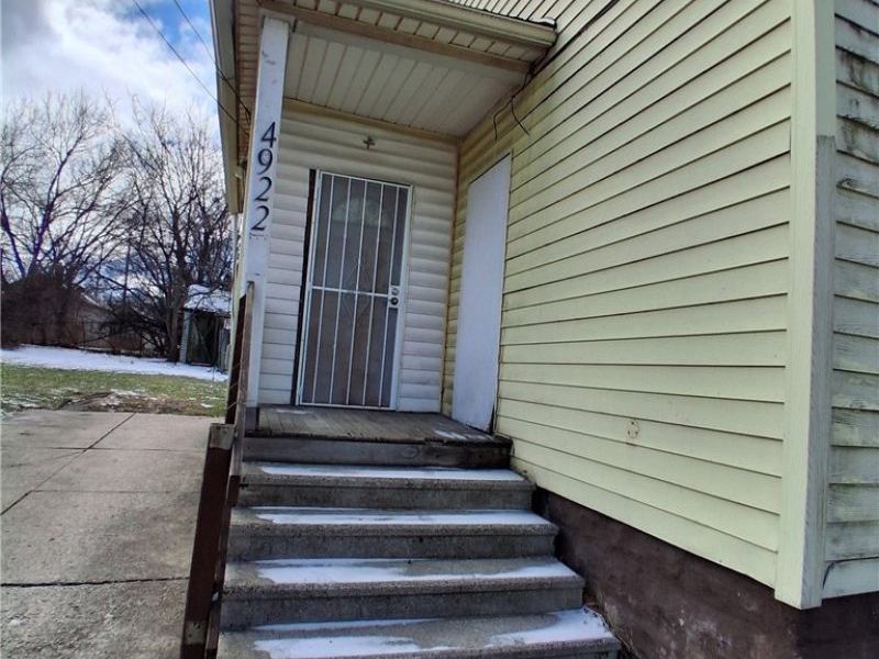 4922 Anson Avenue, Cleveland, OH 44127 Photo 4