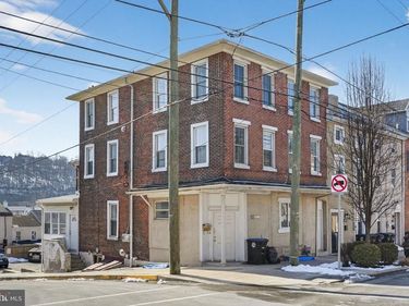 389 E HECTOR STREET, CONSHOHOCKEN, PA 19428