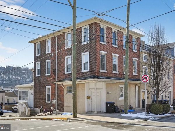 389 E HECTOR STREET , CONSHOHOCKEN, PA 19428