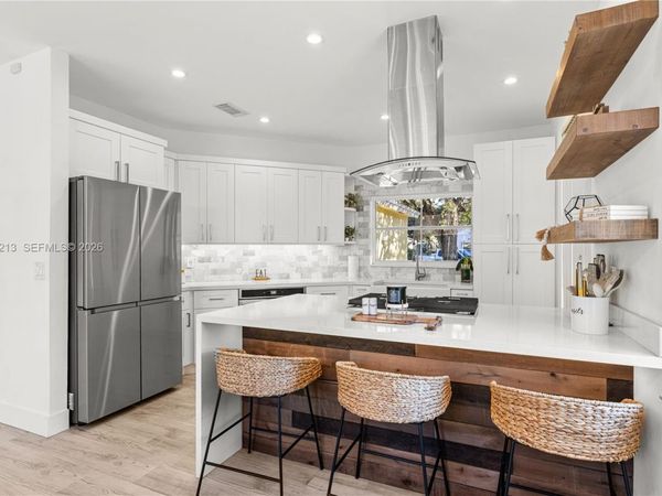 20775 NW 1st St , Pembroke Pines, FL 33029