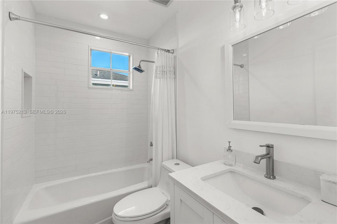 20775 NW 1st St , Pembroke Pines, FL 33029 Photo