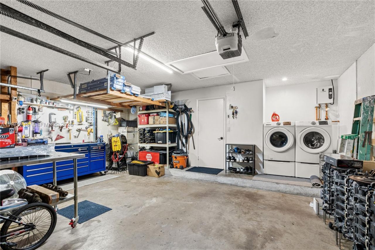 20775 NW 1st St , Pembroke Pines, FL 33029 Photo